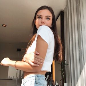 Meet your Posher, Lily